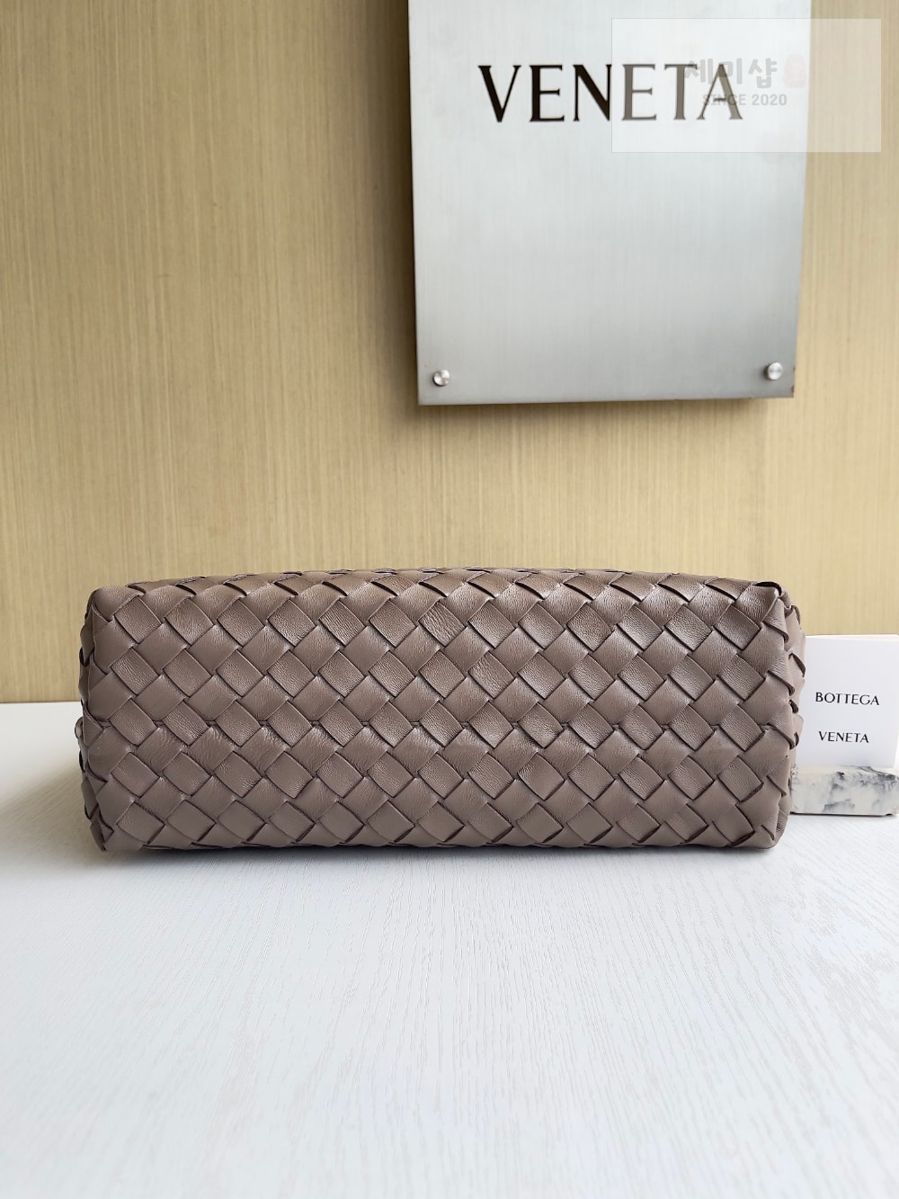 Bottega Veneta Bottega Veneta Andiamo Medium Bag 4번 이미지