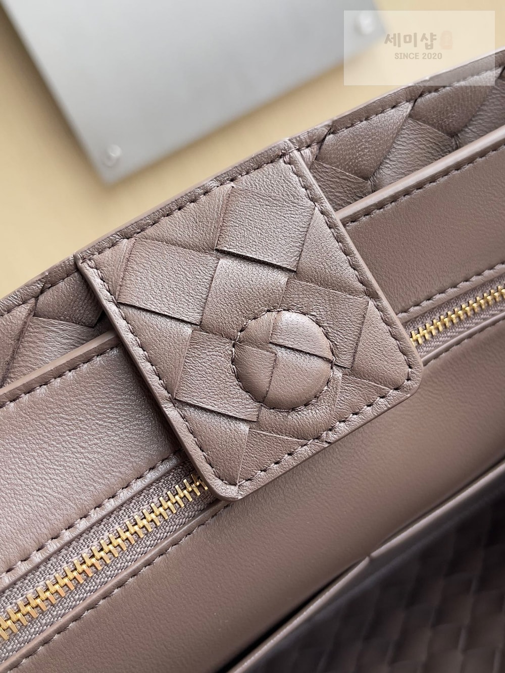 Bottega Veneta Bottega Veneta Andiamo Medium Bag 7번 이미지