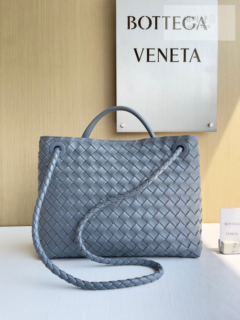 Bottega Veneta Bottega Veneta Andiamo Medium Bag 2번 이미지