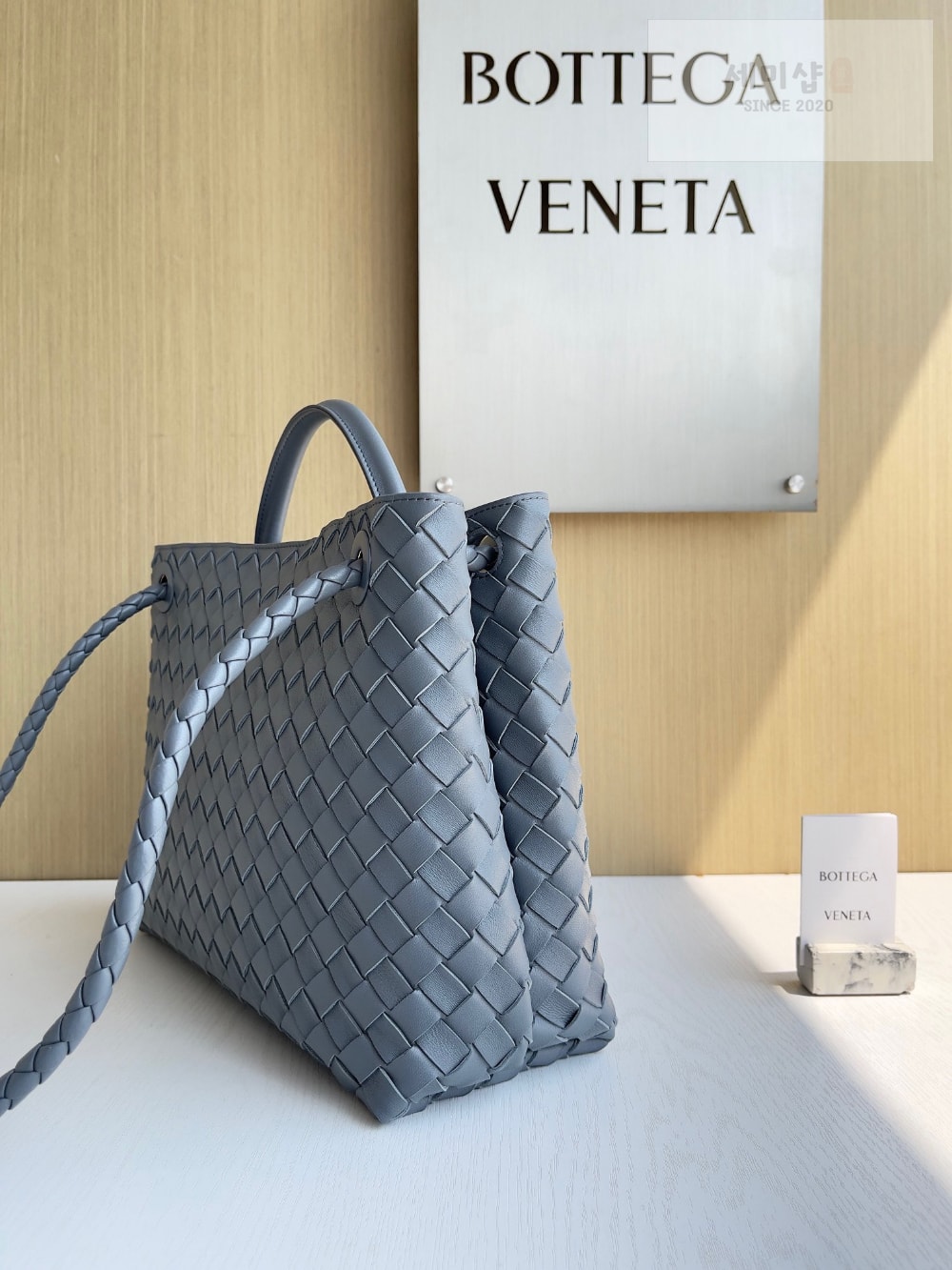 Bottega Veneta Bottega Veneta Andiamo Medium Bag 3번 이미지