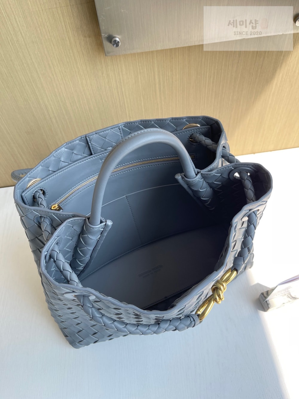 Bottega Veneta Bottega Veneta Andiamo Medium Bag 6번 이미지