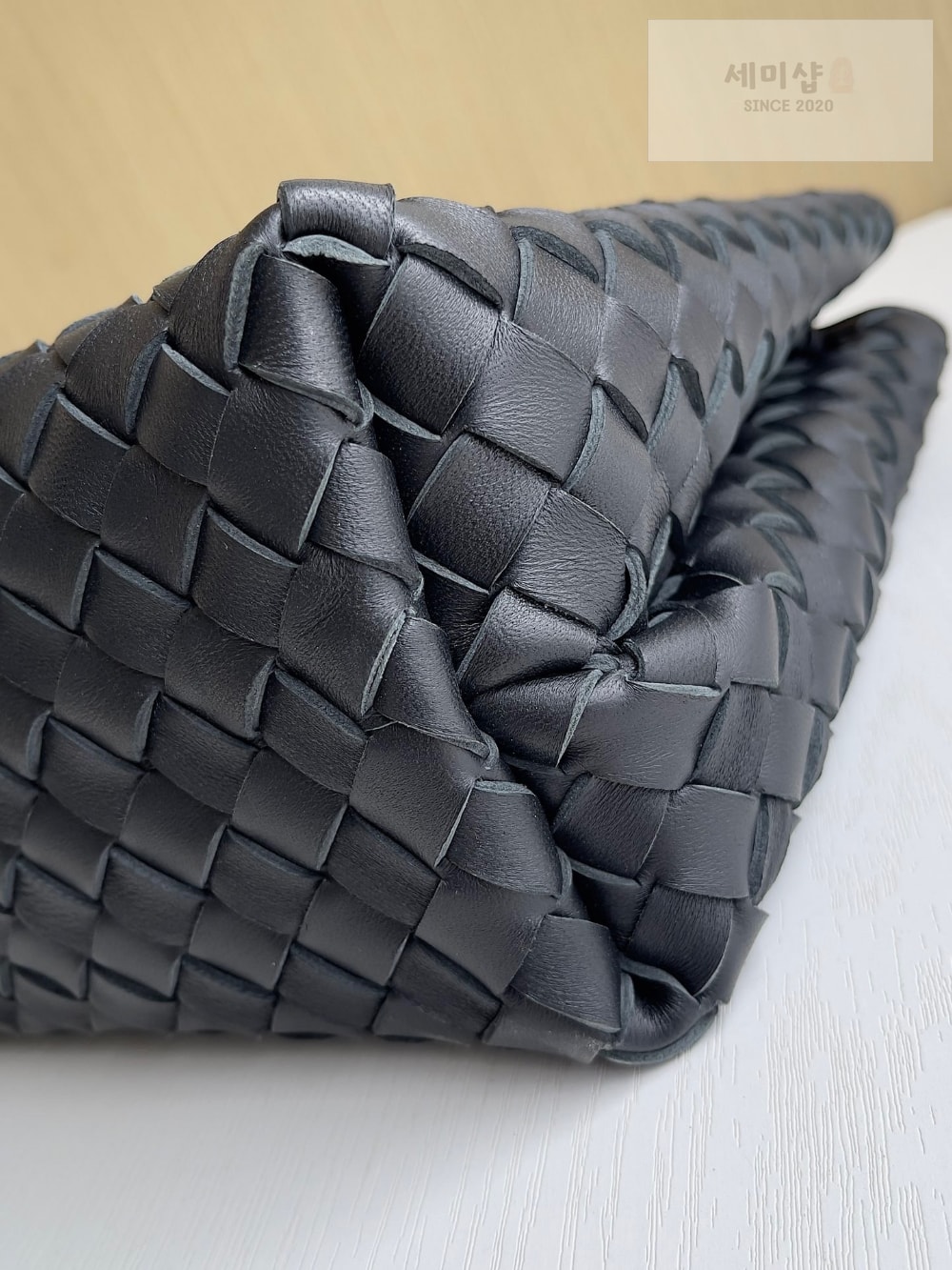 Bottega Veneta Bottega Veneta Andiamo Medium Bag 4번 이미지
