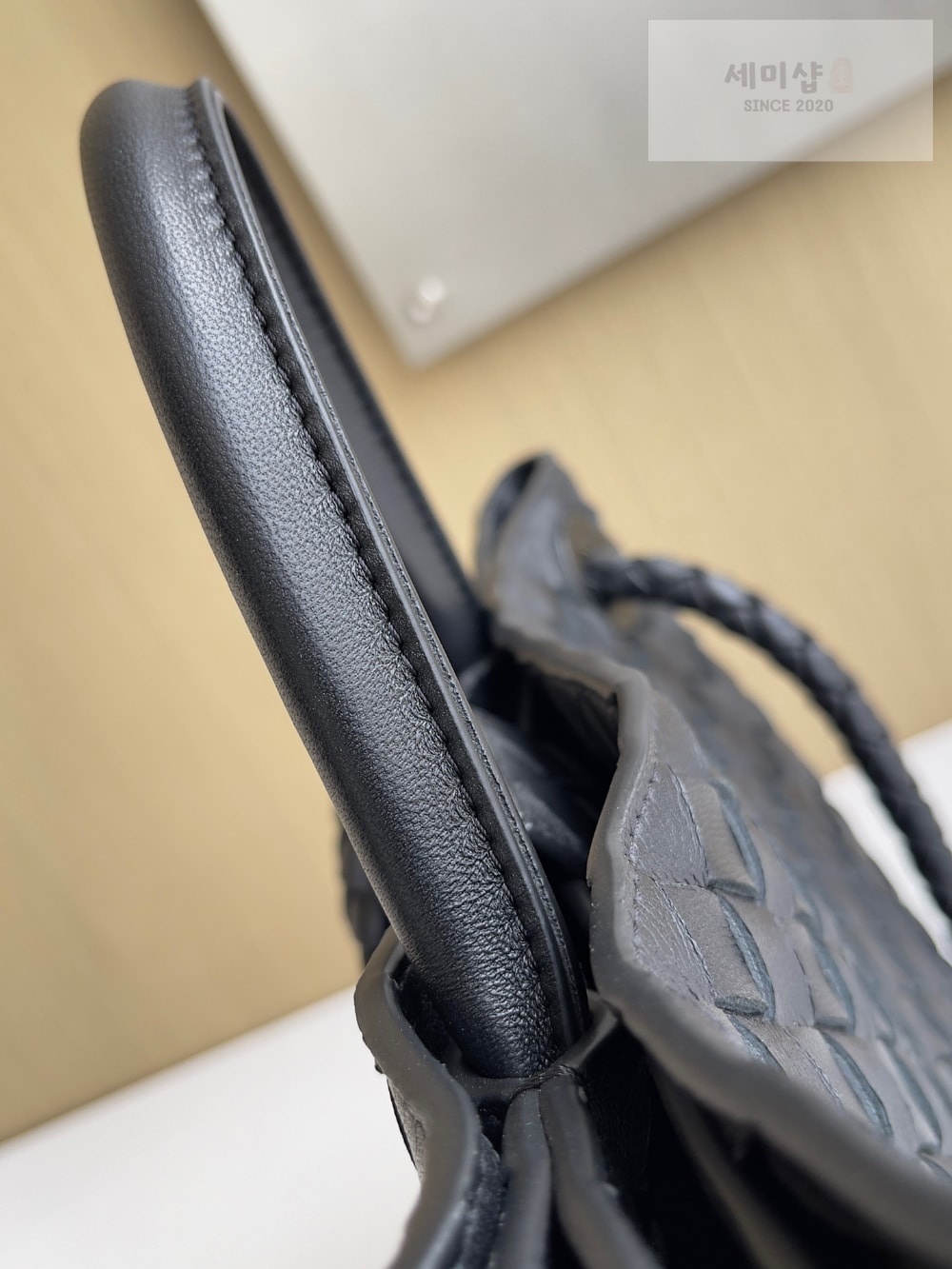 Bottega Veneta Bottega Veneta Andiamo Medium Bag 5번 이미지