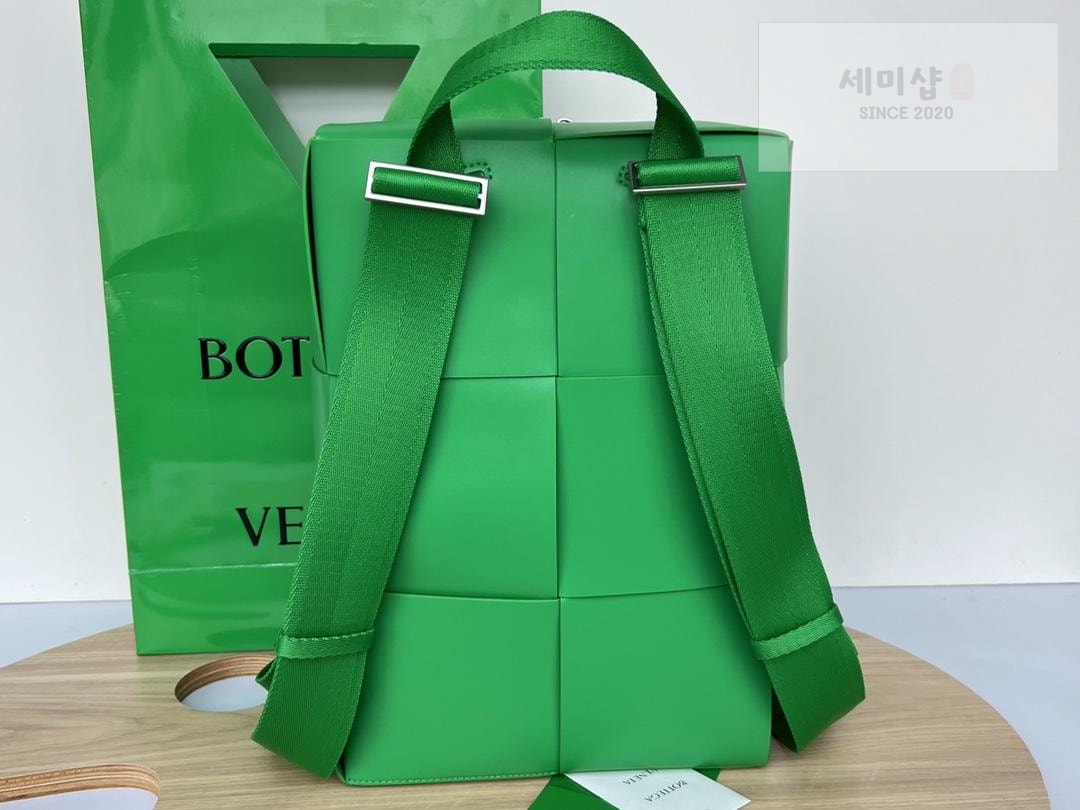 Bottega Veneta Bottega Veneta Arco BackPack Bag 2번 이미지