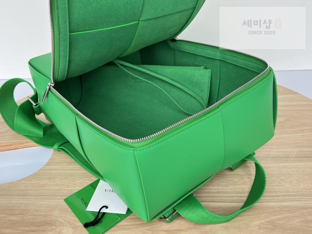 Bottega Veneta Bottega Veneta Arco BackPack Bag 8번 이미지