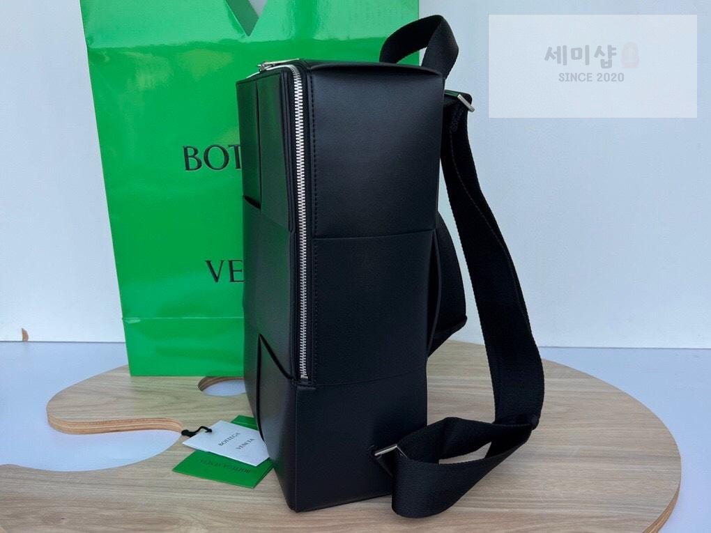 Bottega Veneta Bottega Veneta Arco BackPack Bag 10번 이미지