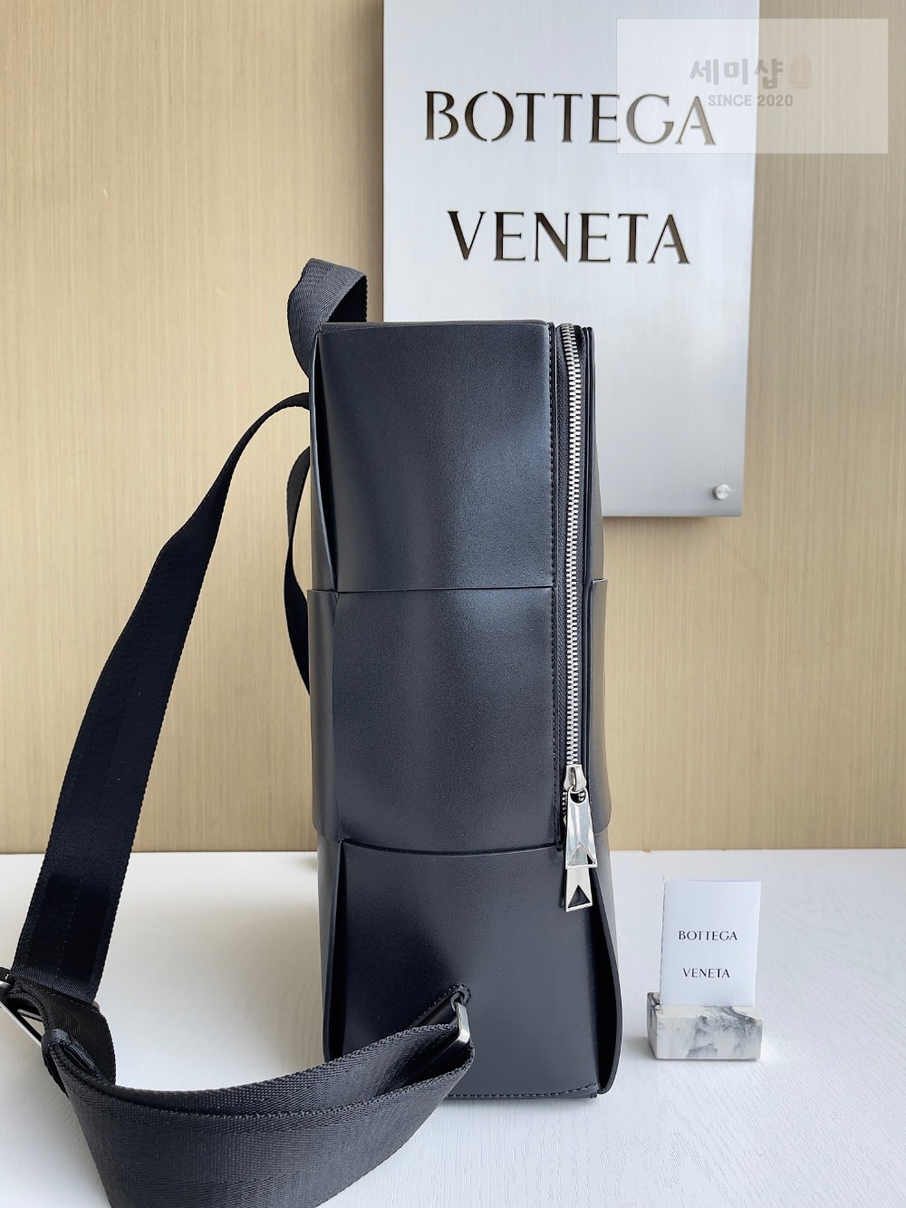 Bottega Veneta Bottega Veneta Arco Backpack Bag 3번 이미지
