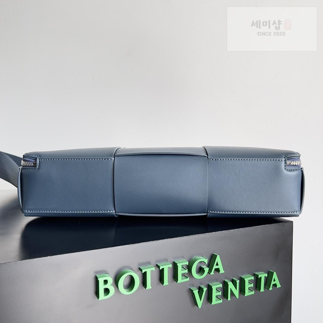 Bottega Veneta Bottega Veneta Arco Briefcase Bag 22번 이미지