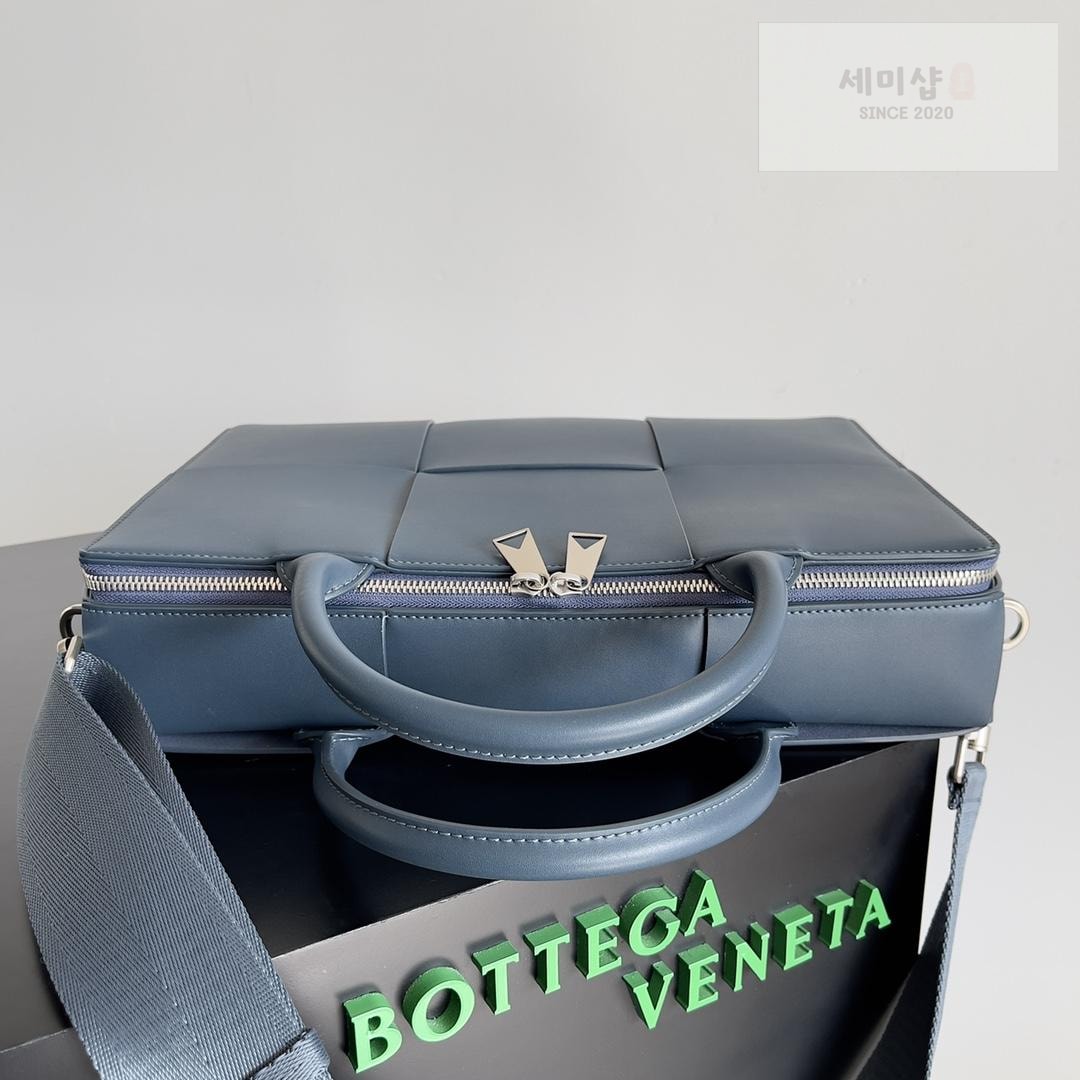 Bottega Veneta Bottega Veneta Arco Briefcase Bag 3번 이미지