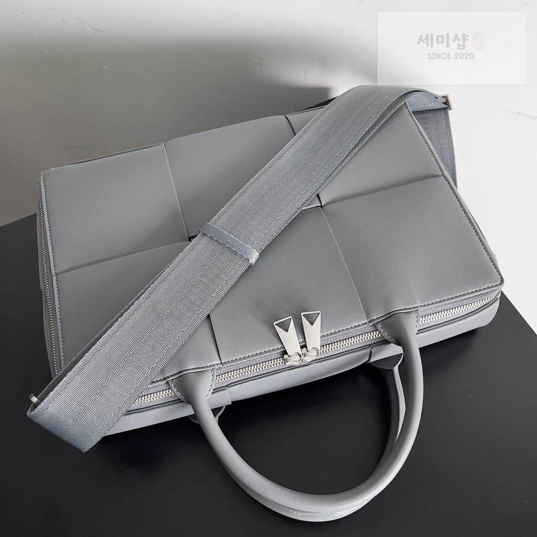 Bottega Veneta Bottega Veneta Arco Briefcase Bag 24번 이미지