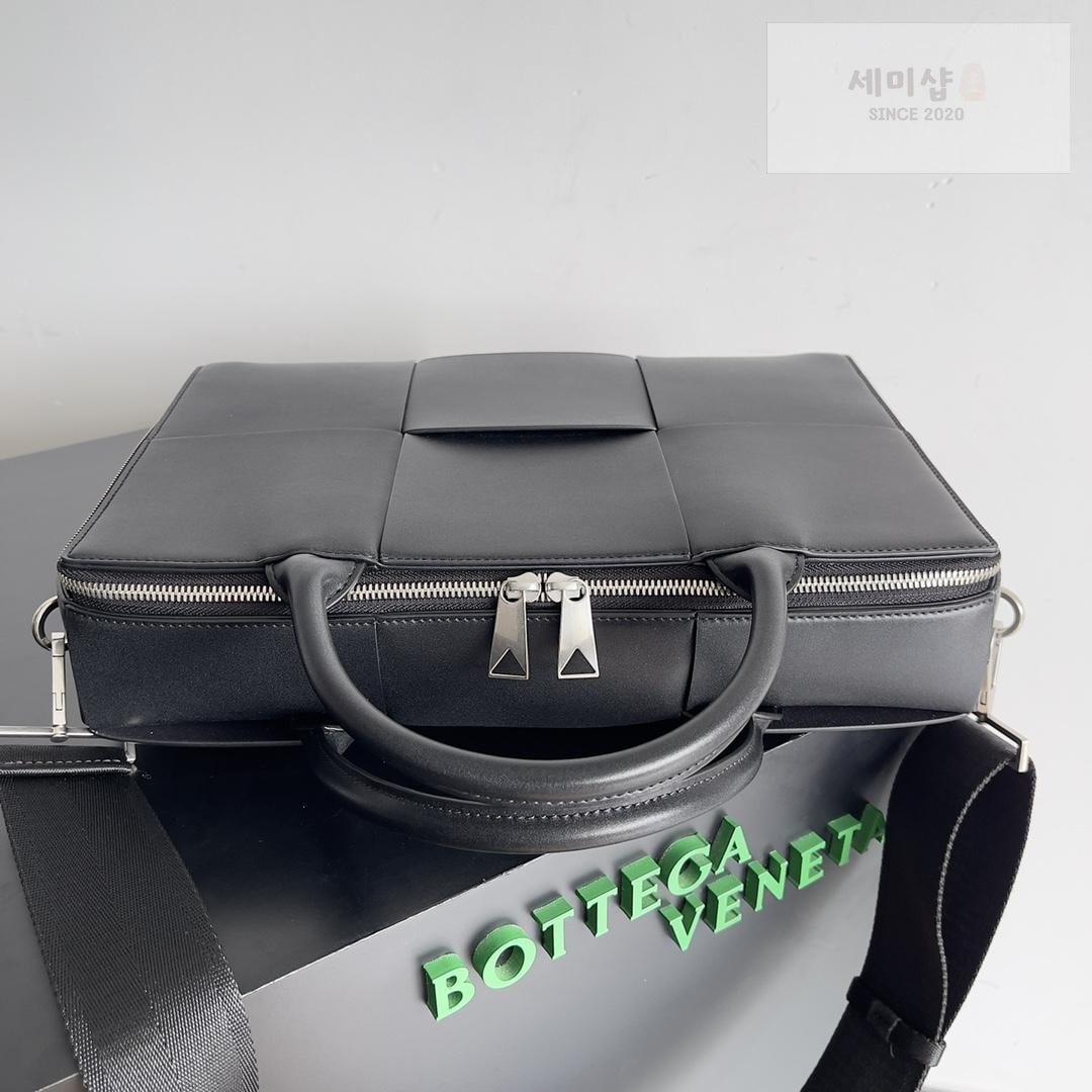Bottega Veneta Bottega Veneta Arco Briefcase Bag 18번 이미지