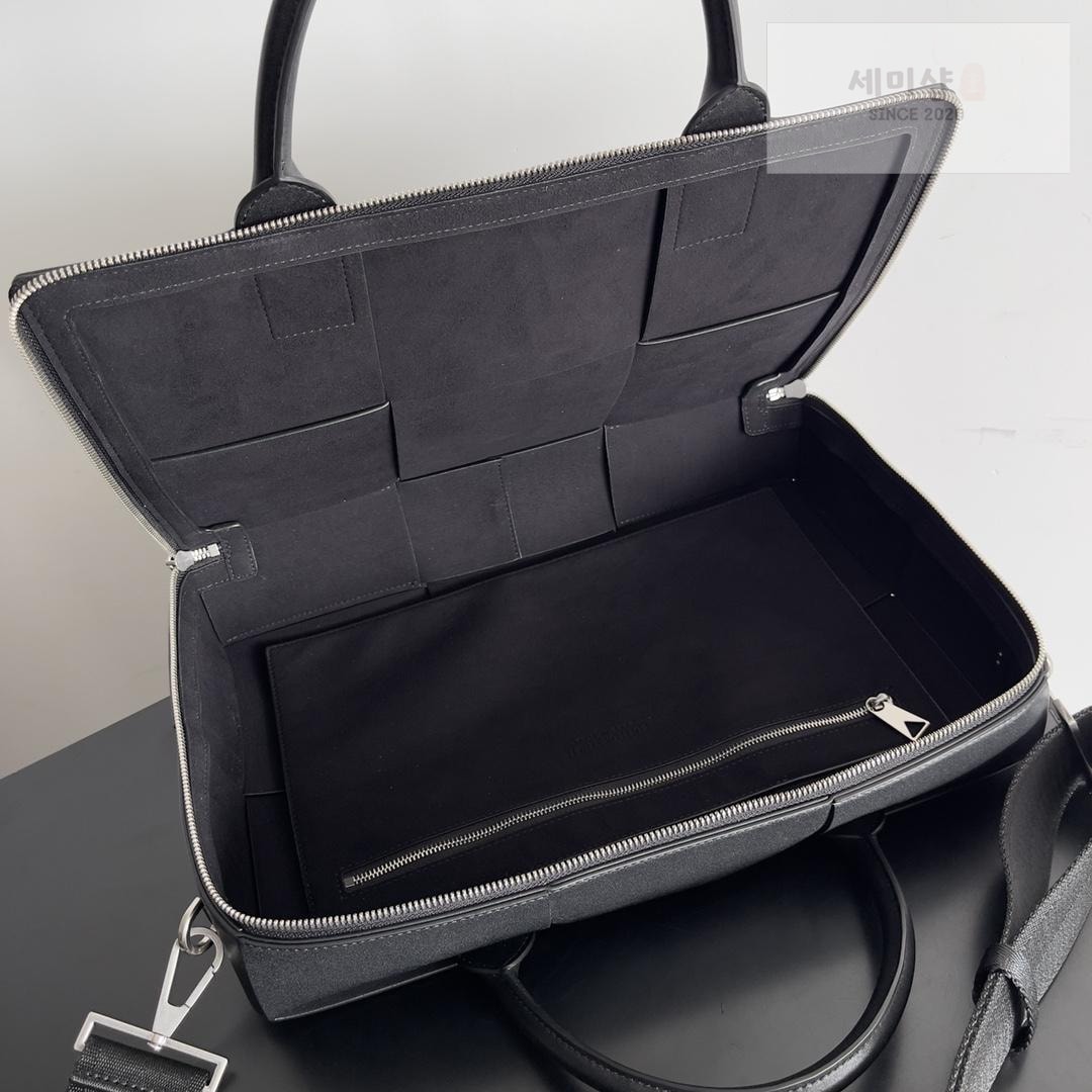 Bottega Veneta Bottega Veneta Arco Briefcase Bag 23번 이미지