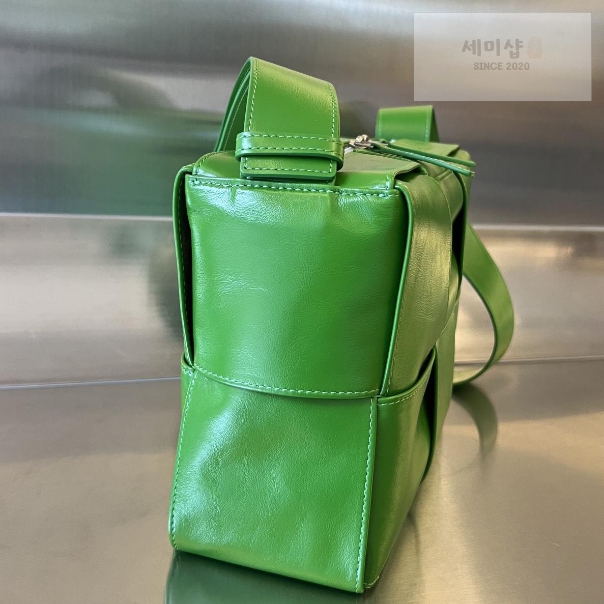 Bottega Veneta Bottega Veneta Arco Camera Bag 20번 이미지