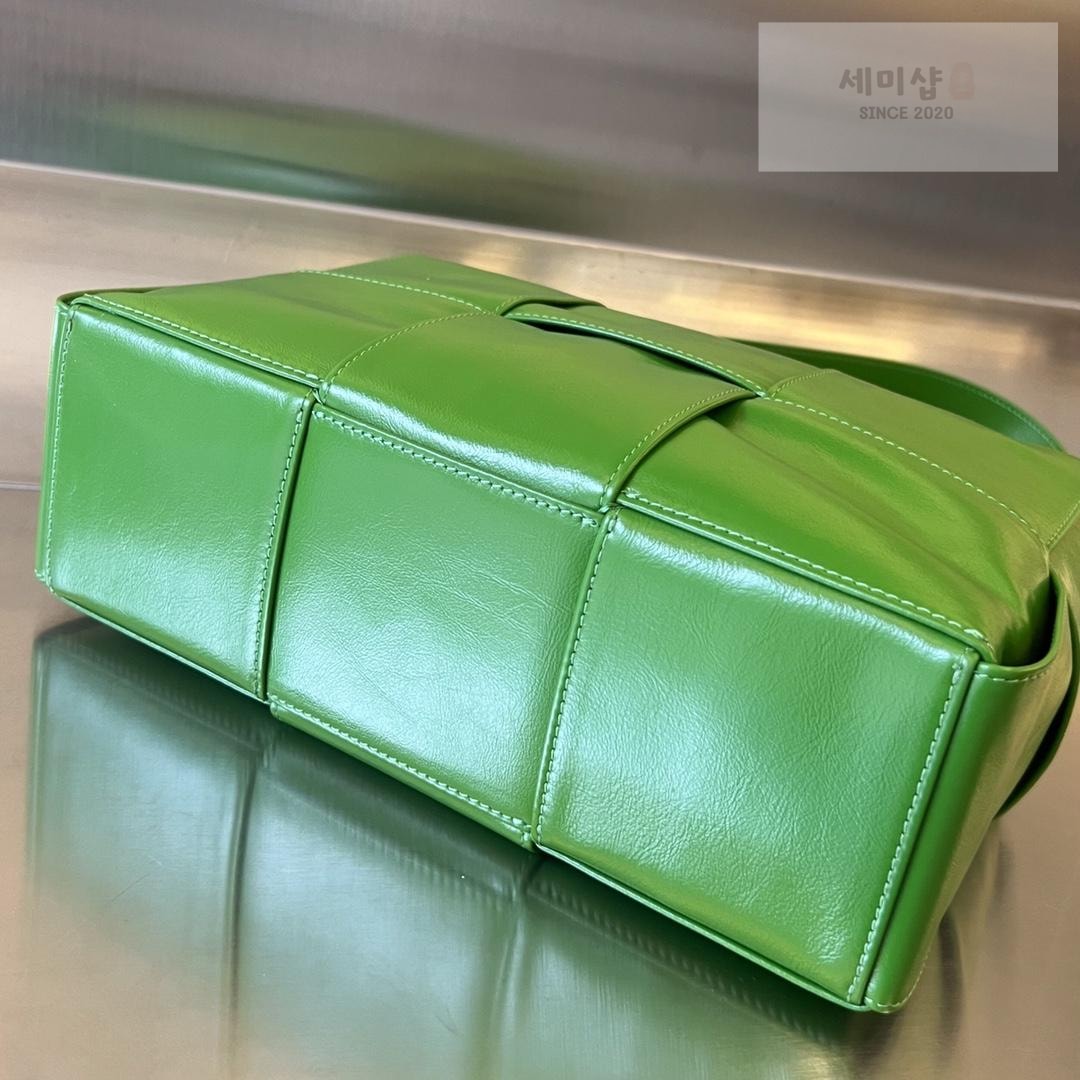 Bottega Veneta Bottega Veneta Arco Camera Bag 22번 이미지