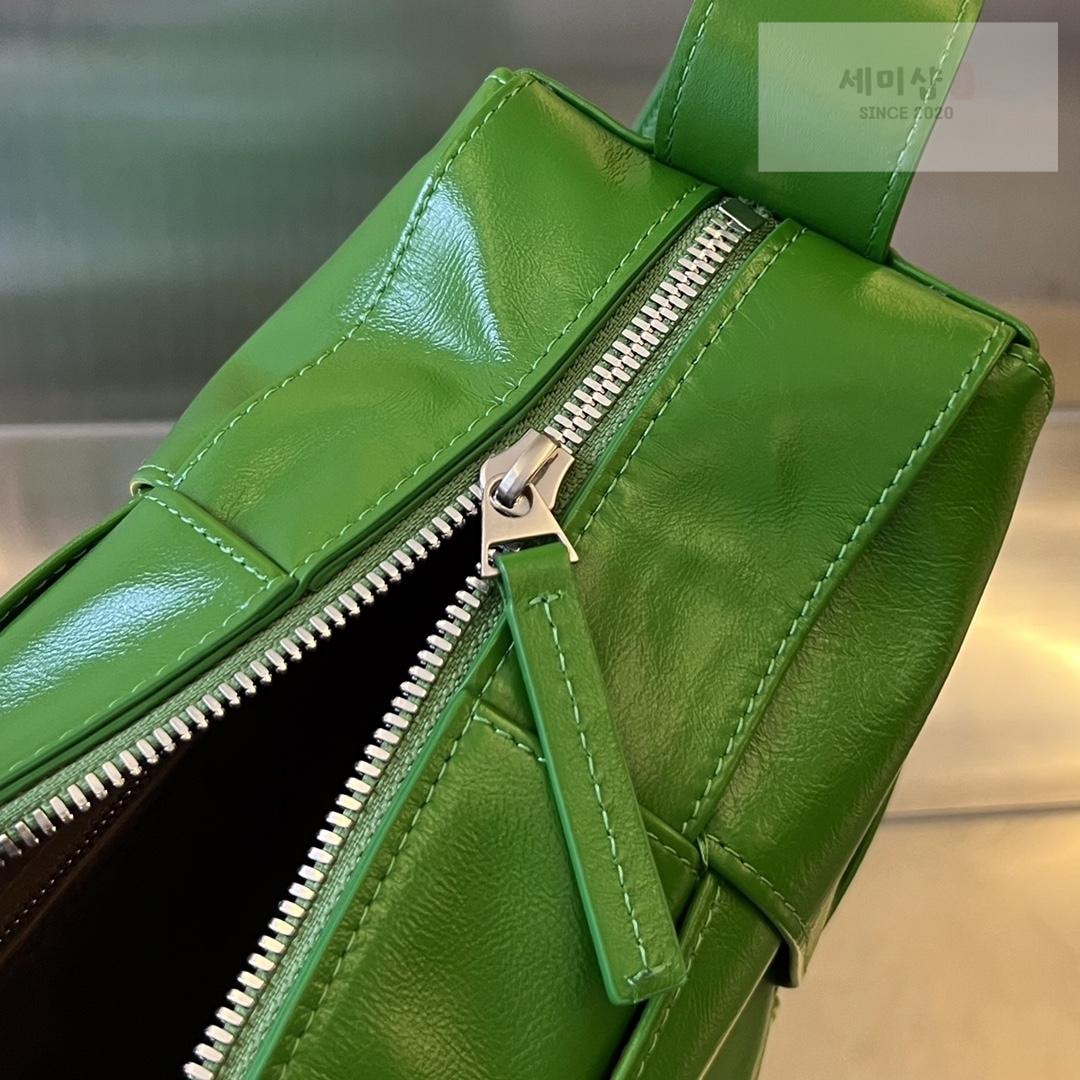 Bottega Veneta Bottega Veneta Arco Camera Bag 4번 이미지