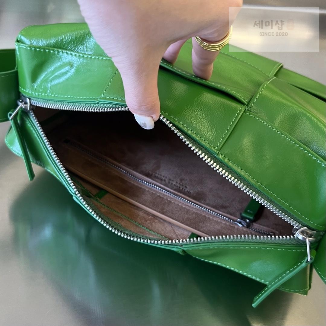 Bottega Veneta Bottega Veneta Arco Camera Bag 25번 이미지
