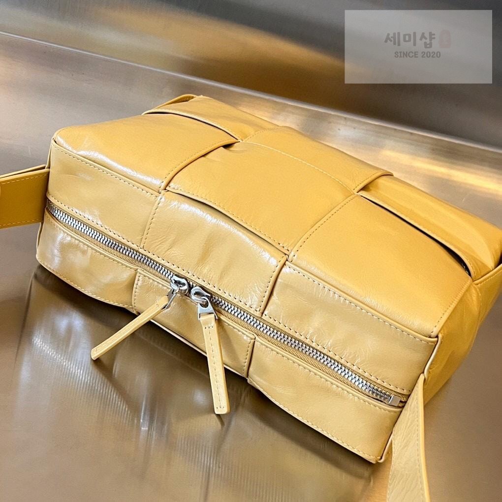 Bottega Veneta Bottega Veneta Arco Camera Bag 10번 이미지