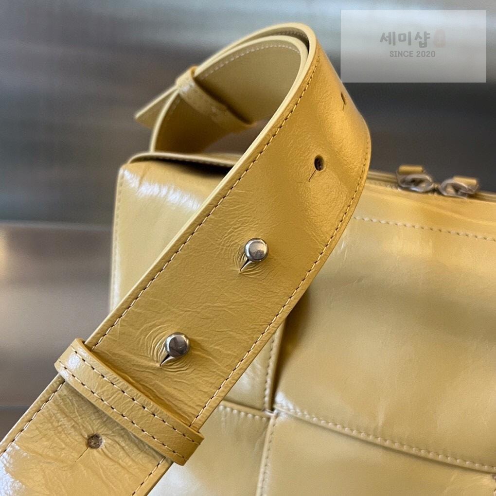 Bottega Veneta Bottega Veneta Arco Camera Bag 11번 이미지