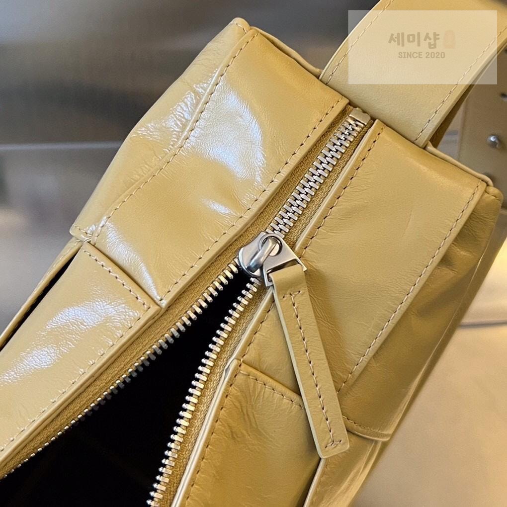 Bottega Veneta Bottega Veneta Arco Camera Bag 12번 이미지