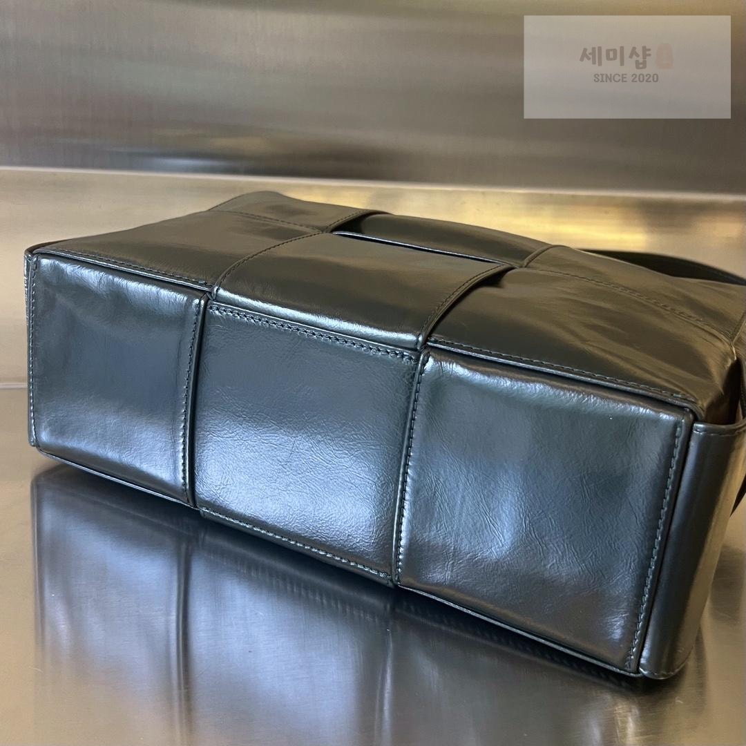 Bottega Veneta Bottega Veneta Arco Camera Bag 16번 이미지