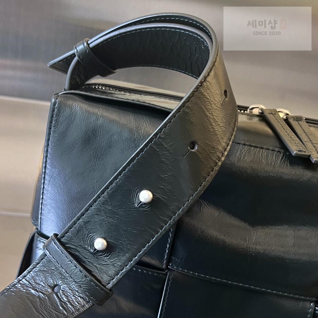 Bottega Veneta Bottega Veneta Arco Camera Bag 21번 이미지