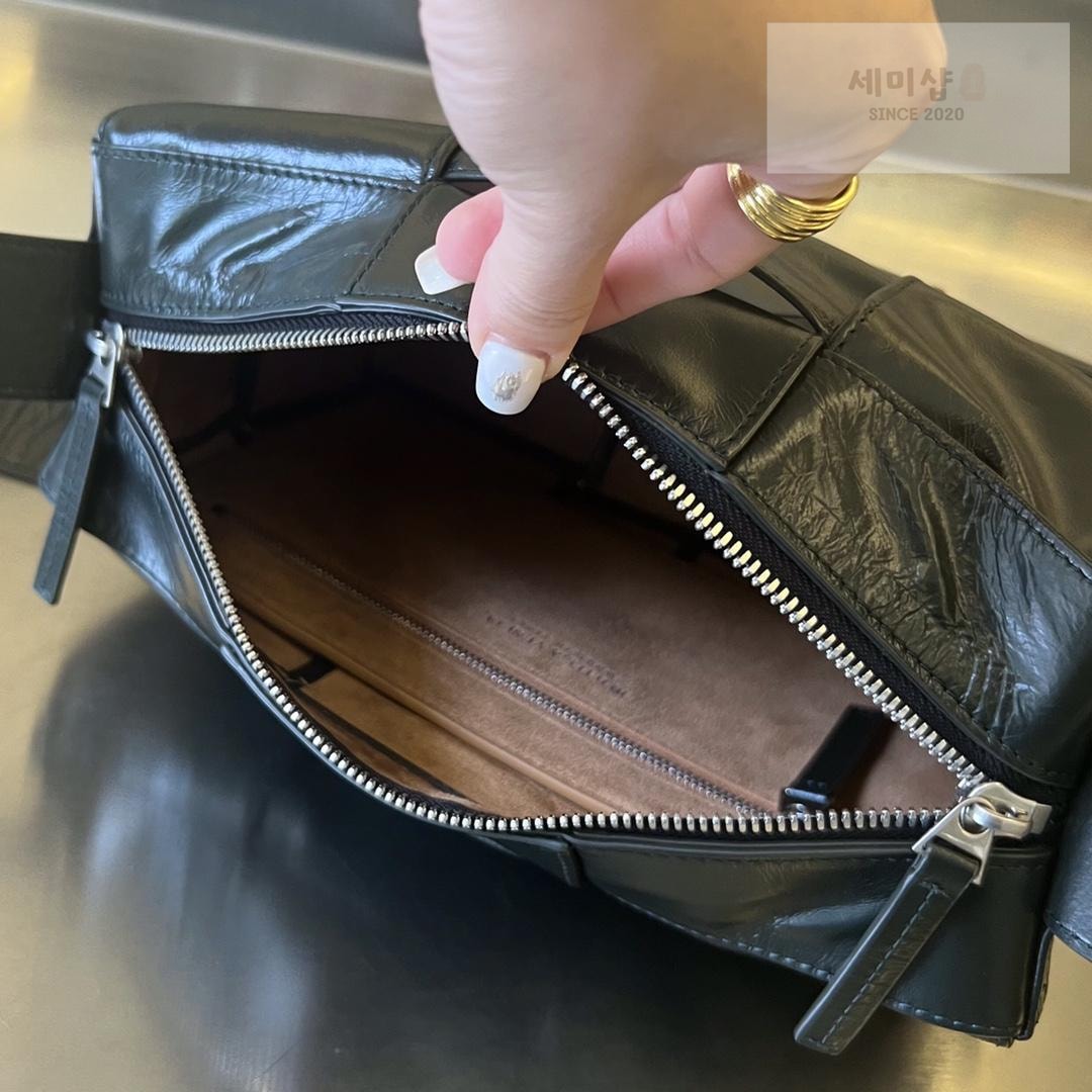 Bottega Veneta Bottega Veneta Arco Camera Bag 23번 이미지