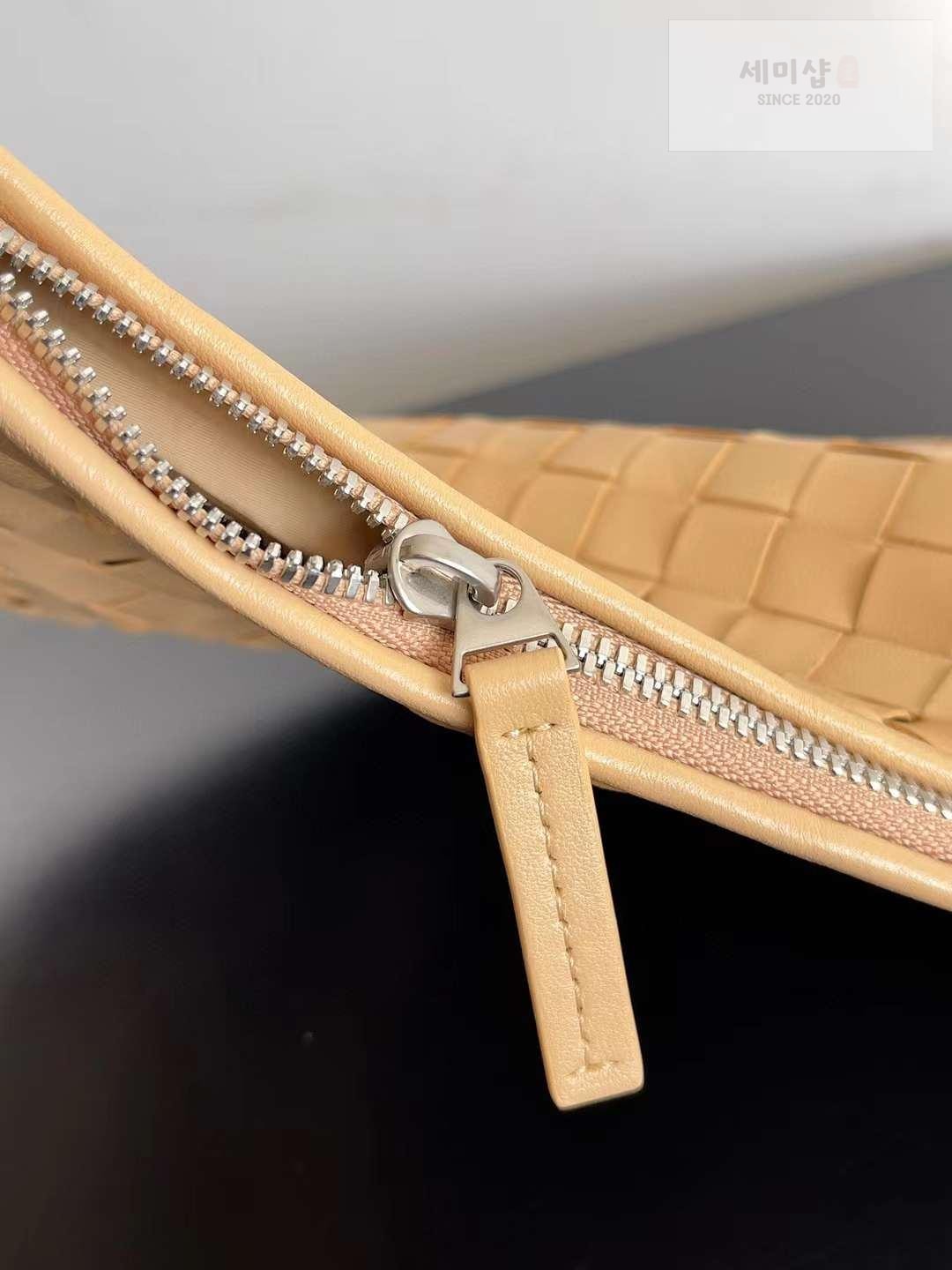 Bottega Veneta Bottega Veneta Buddy Bag 12번 이미지