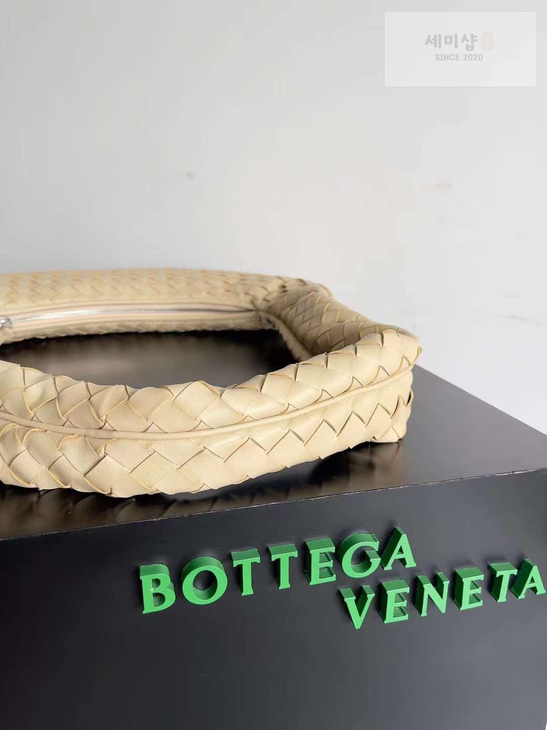 Bottega Veneta Bottega Veneta Buddy Bag 28번 이미지