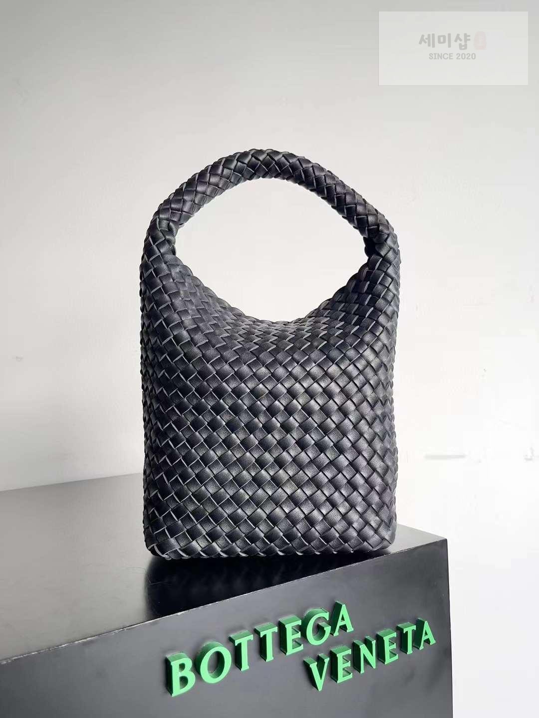Bottega Veneta Bottega Veneta Cabat Bucket Bag 2번 이미지