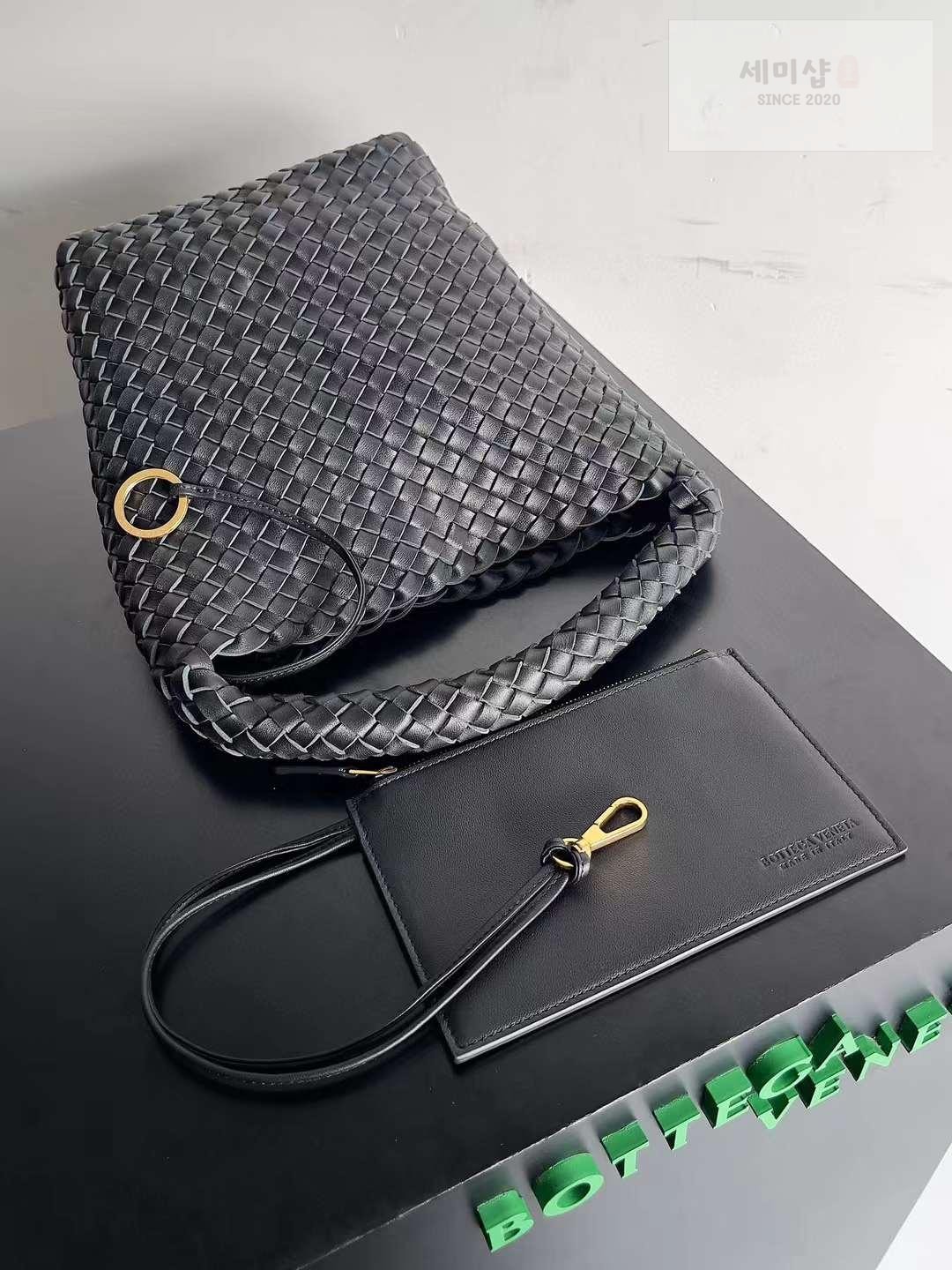 Bottega Veneta Bottega Veneta Cabat Bucket Bag 5번 이미지
