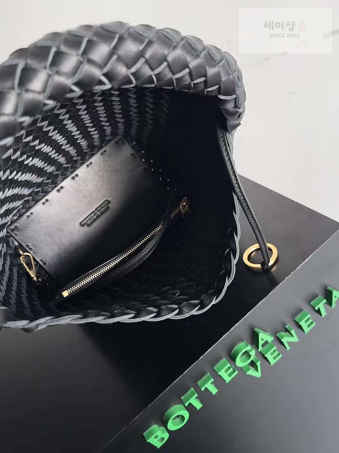 Bottega Veneta Bottega Veneta Cabat Bucket Bag 6번 이미지