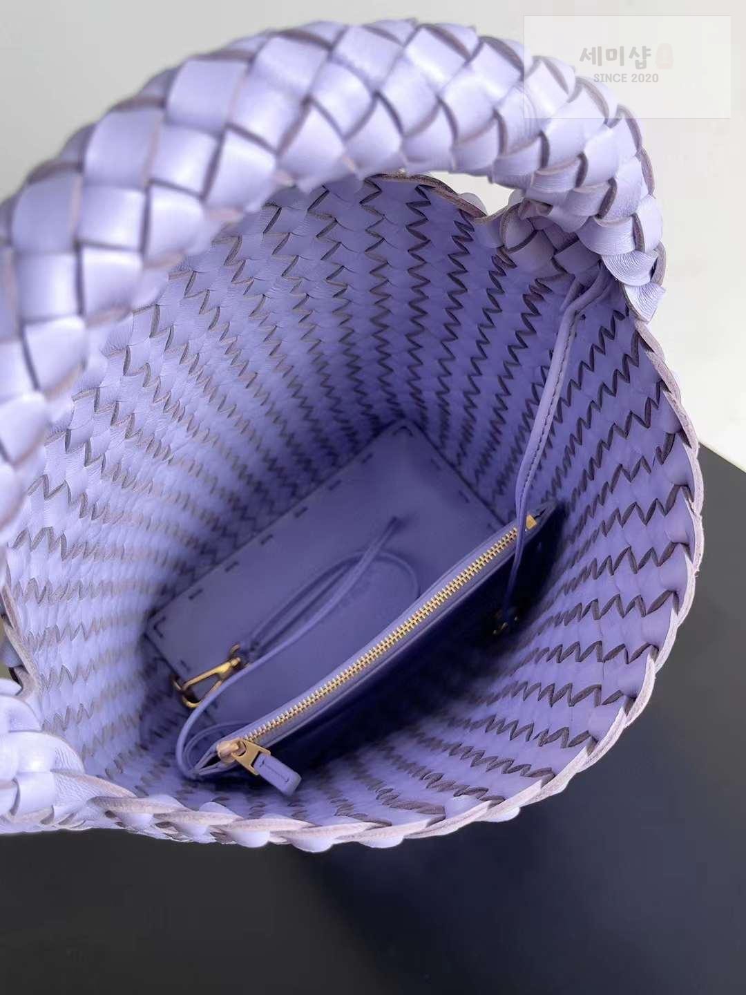 Bottega Veneta Bottega Veneta Cabat Bucket Bag 35번 이미지