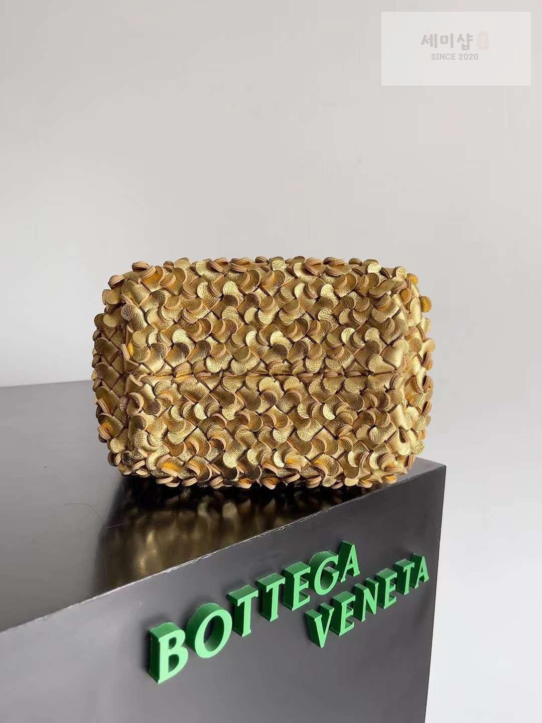 Bottega Veneta Bottega Veneta Cabat Bucket Sequins Bag 4번 이미지