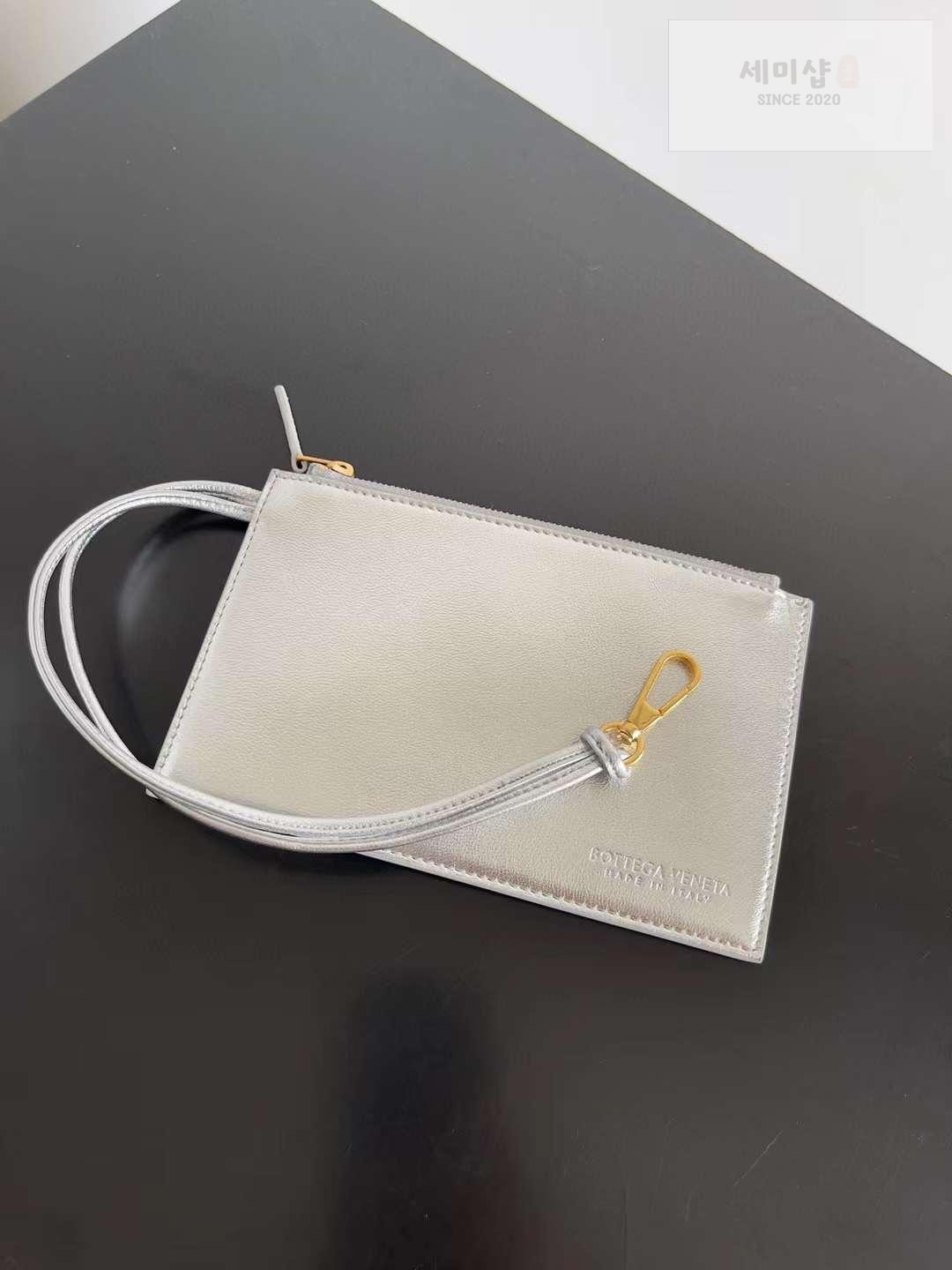 Bottega Veneta Bottega Veneta Cabat Bucket Sequins Bag 13번 이미지