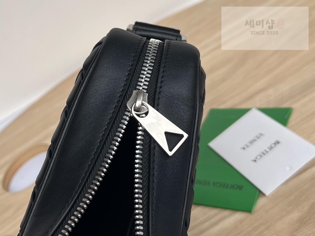 Bottega Veneta Bottega Veneta Camera Bag 13번 이미지