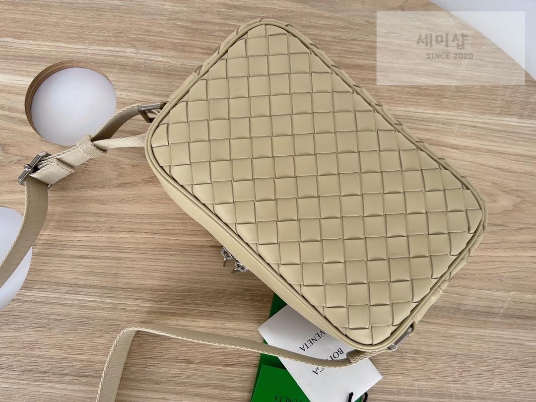 Bottega Veneta Bottega Veneta Camera Bag 17번 이미지