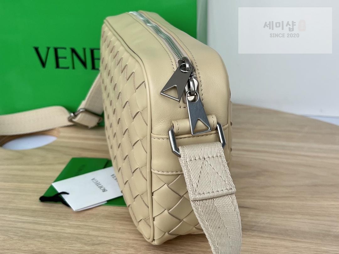 Bottega Veneta Bottega Veneta Camera Bag 18번 이미지