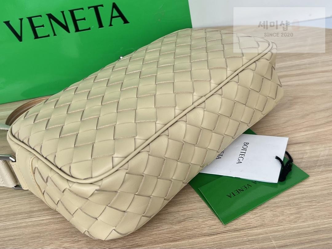 Bottega Veneta Bottega Veneta Camera Bag 19번 이미지