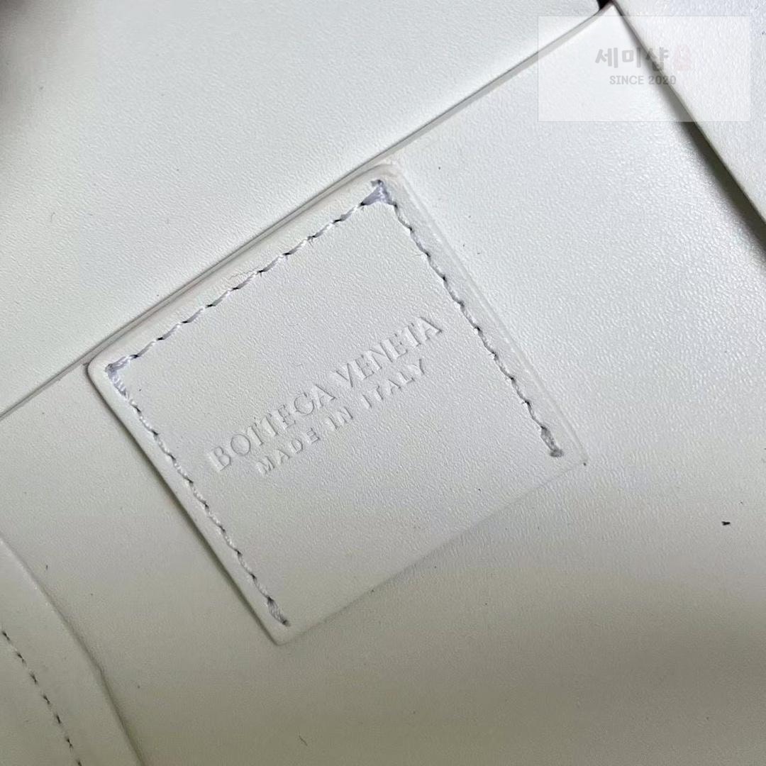 Bottega Veneta Bottega Veneta Canette Bag 33번 이미지