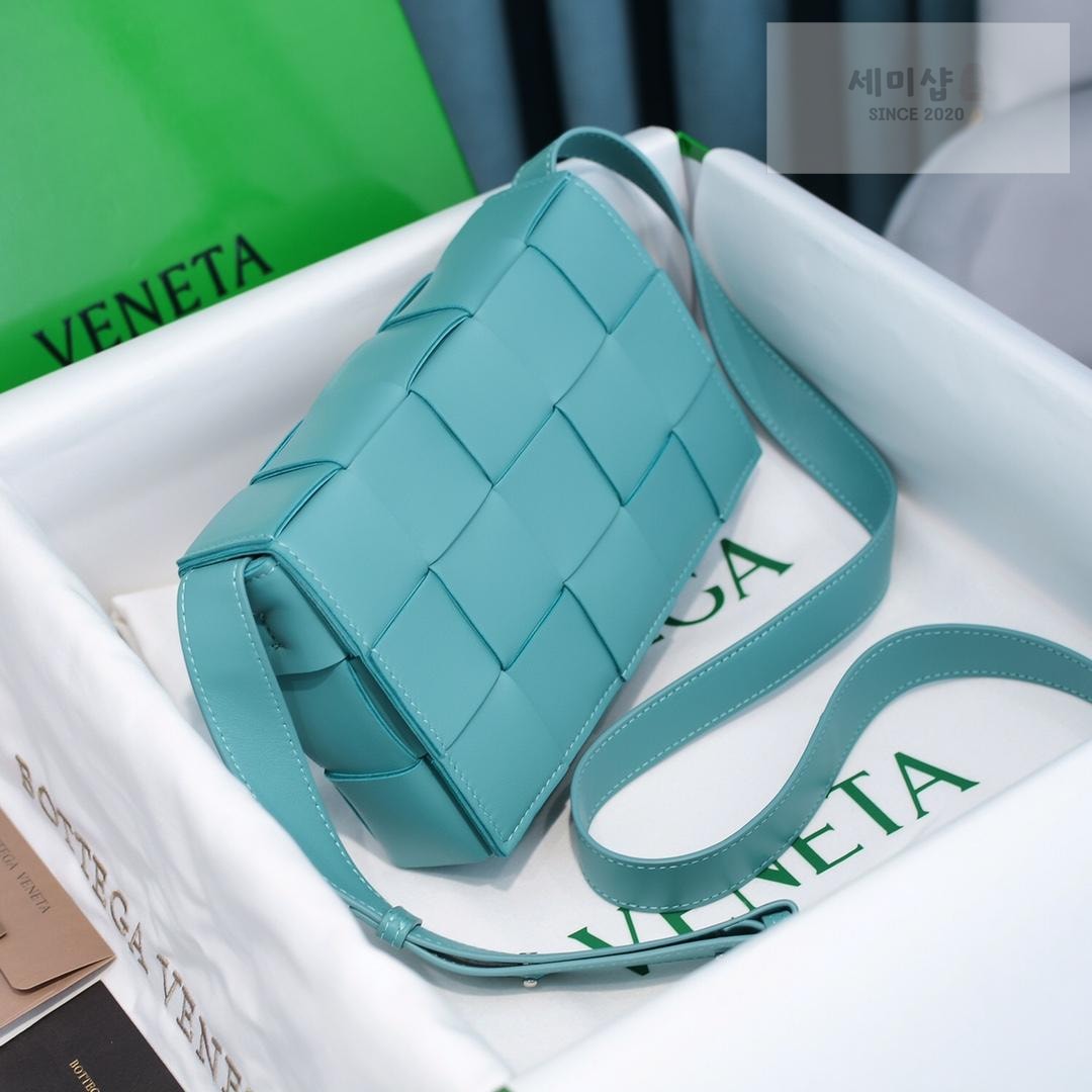 Bottega Veneta Bottega Veneta Cassette Bag 113번 이미지