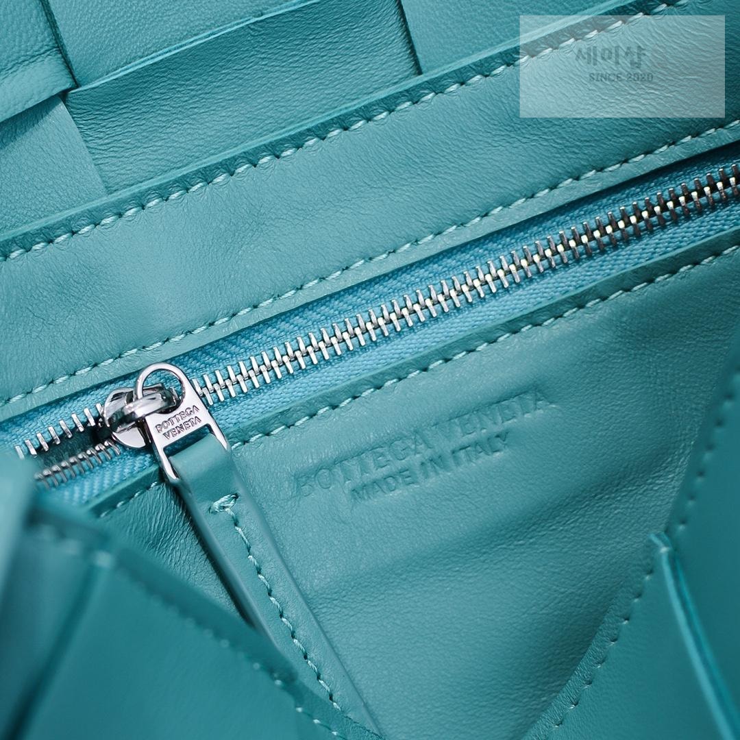 Bottega Veneta Bottega Veneta Cassette Bag 6번 이미지