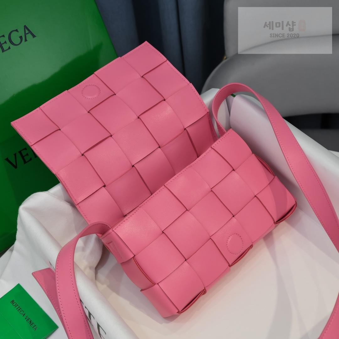 Bottega Veneta Bottega Veneta Cassette Bag 12번 이미지