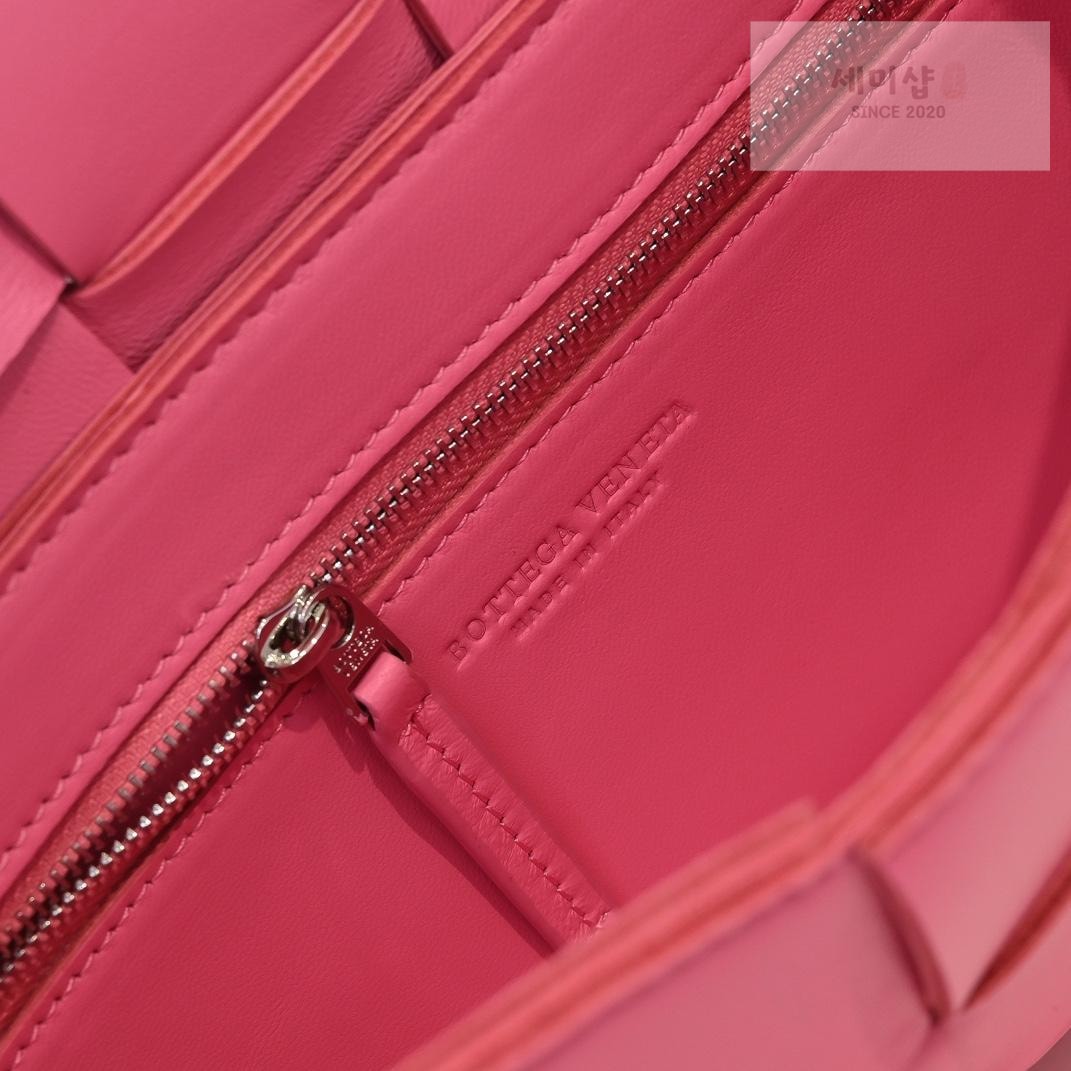Bottega Veneta Bottega Veneta Cassette Bag 13번 이미지