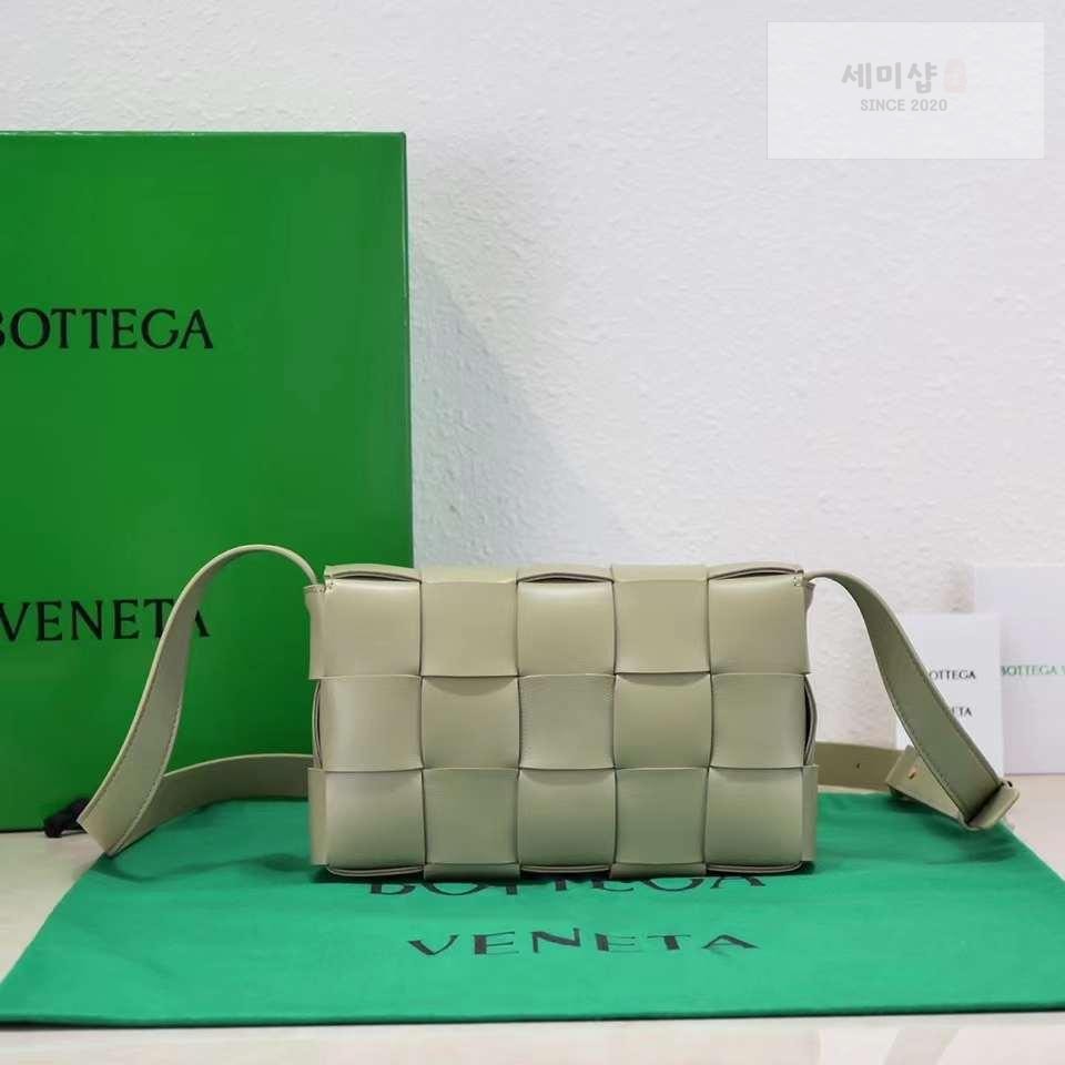 Bottega Veneta Bottega Veneta Cassette Bag 15번 이미지