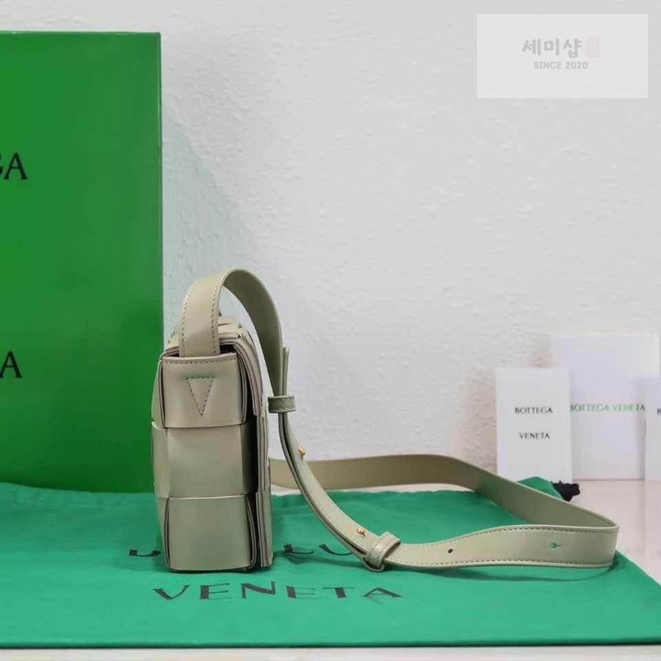 Bottega Veneta Bottega Veneta Cassette Bag 16번 이미지