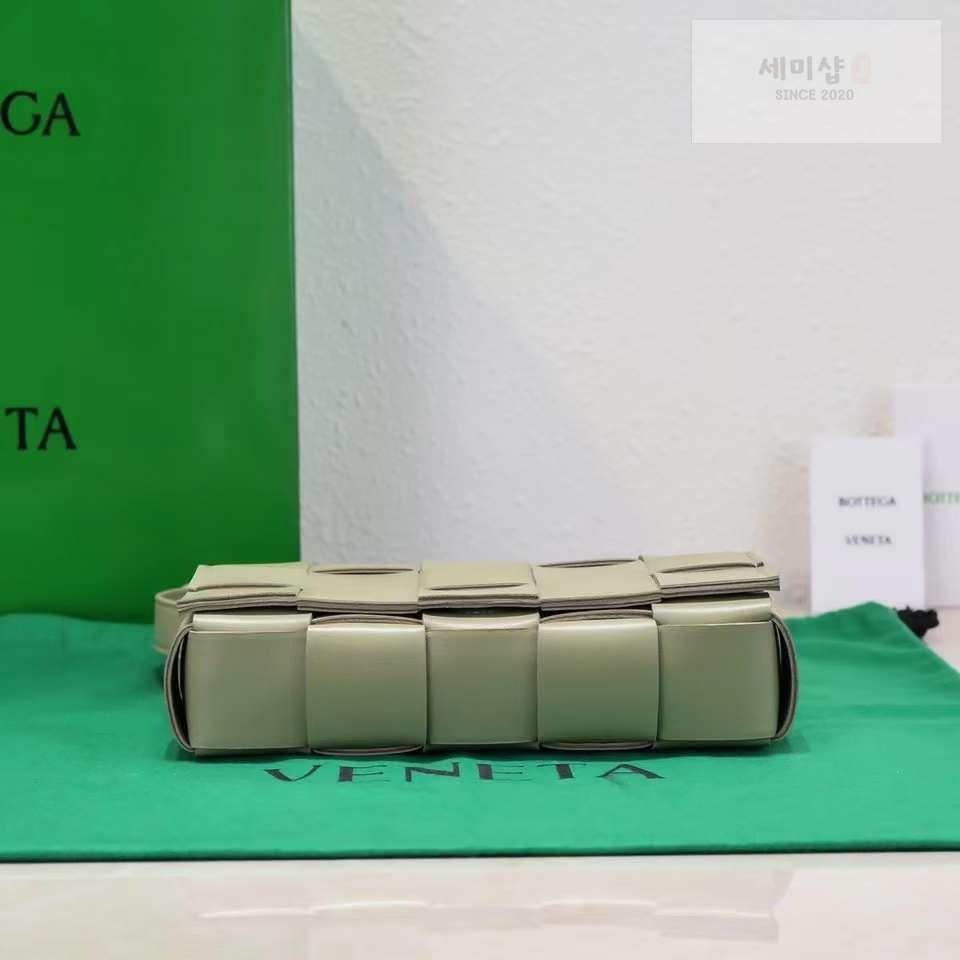 Bottega Veneta Bottega Veneta Cassette Bag 110번 이미지