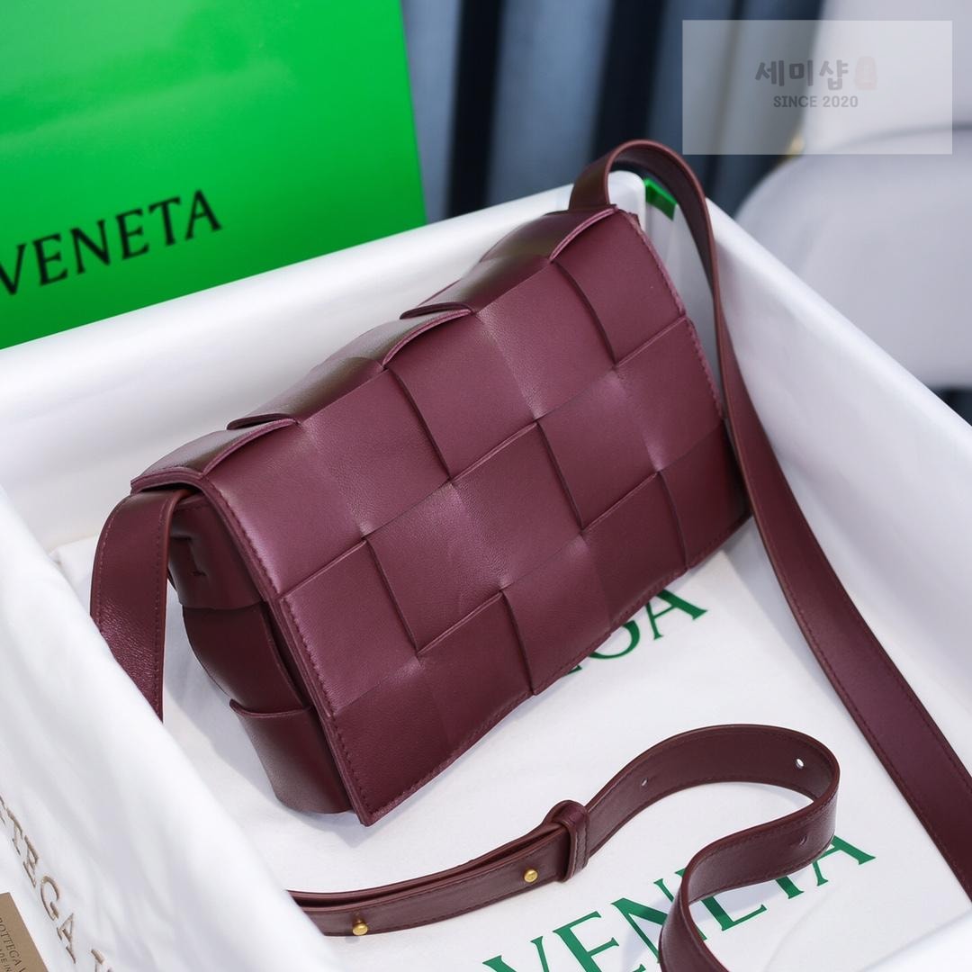 Bottega Veneta Bottega Veneta Cassette Bag 34번 이미지