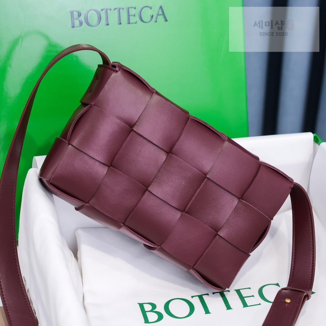 Bottega Veneta Bottega Veneta Cassette Bag 127번 이미지