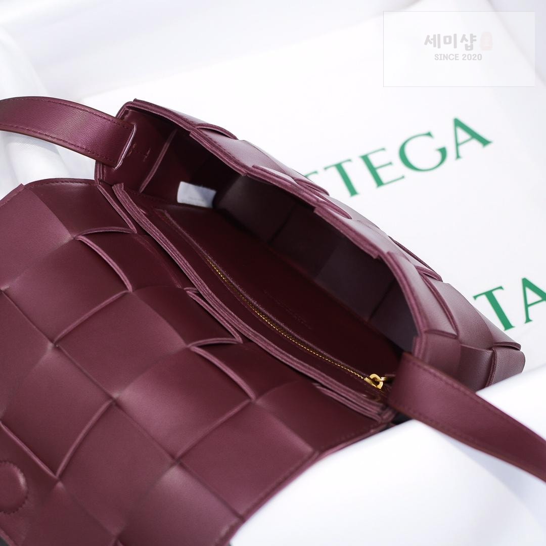 Bottega Veneta Bottega Veneta Cassette Bag 38번 이미지