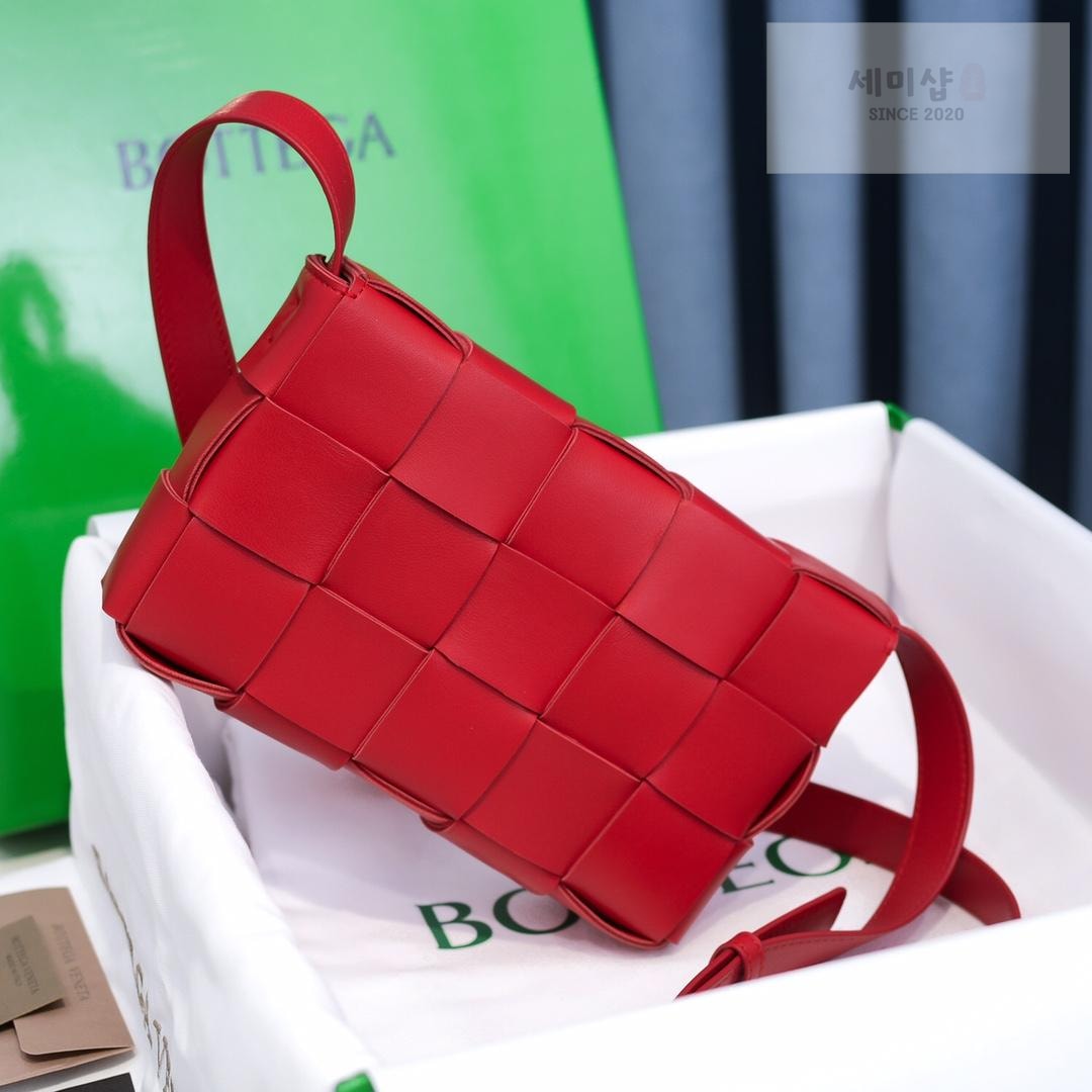 Bottega Veneta Bottega Veneta Cassette Bag 41번 이미지